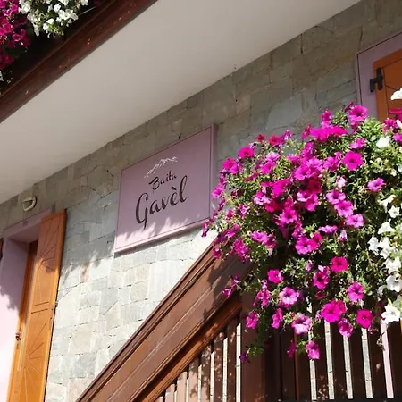 Gavel * Pradelle